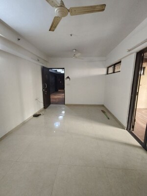 Room in 2 BHK Apartment at Lodha Downtown, Dombivli East – for Rent