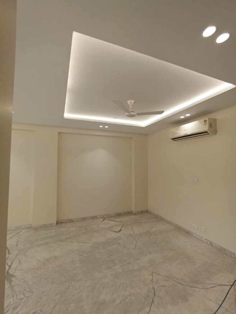 Room, greater kailash ii 3 Bedroom 2500 Sq.Ft. Apartment In Greater Kailash ii Delhi 10123064
