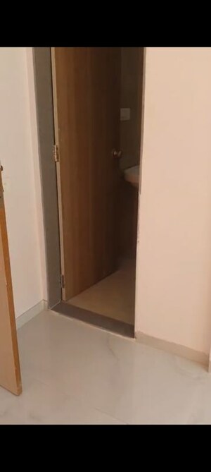 Room in 1 BHK Apartment at Kurla East – for Rent