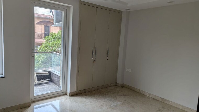 Room, kailash hills 4 Bedroom 250 Sq.Yd. Builder Floor In Kailash Hills Delhi 10160854