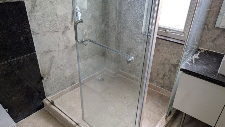 Balcony, kailash hills 4 Bedroom 250 Sq.Yd. Builder Floor In Kailash Hills Delhi 10160854