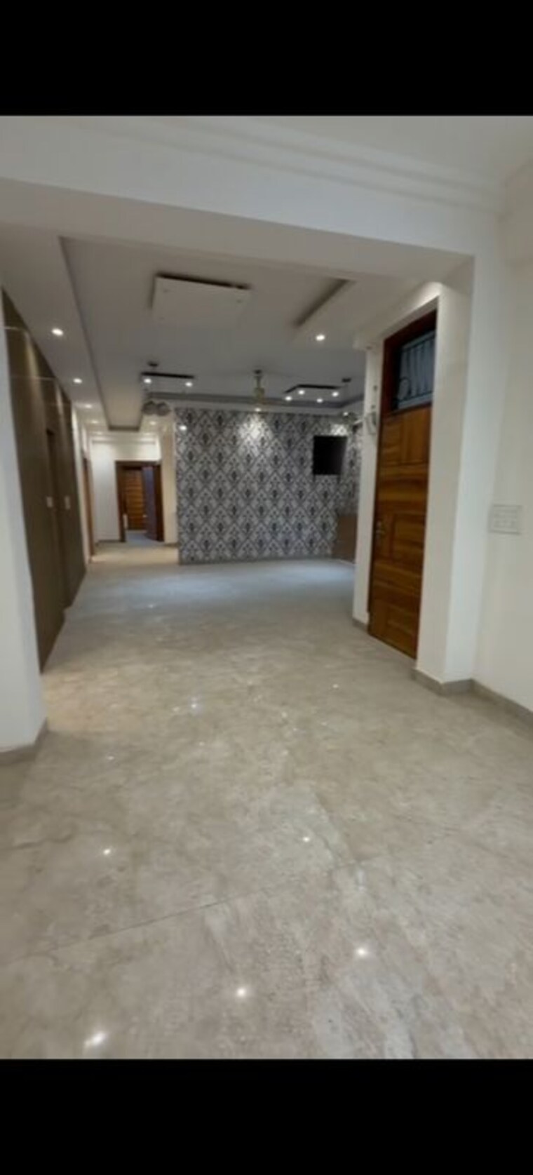 Room, shakti khand iii 4 Bedroom 200 Sq.Mt. Builder Floor In Shakti Khand Iii Ghaziabad 10160926