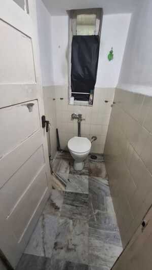 Bathroom in 1 BHK Apartment at Evening Glory, Chandivali – for Rent