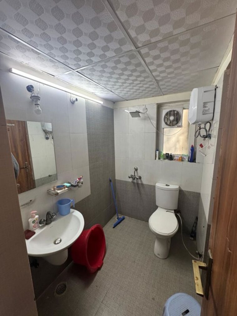 Bathroom, urbtech-xaviers 2 Bedroom 959 Sq.Ft. Apartment In Sector 168 Noida 10161098