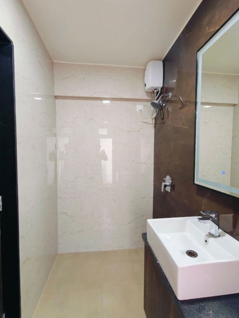 Bathroom, vishwa-bhuvan 2 Bedroom 910 Sq.Ft. Apartment In Chembur Mumbai 10161004