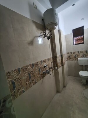 Bathroom in 2 BHK Builder Floor at Rajendra Apartments Chowk, Chowk – for Rent