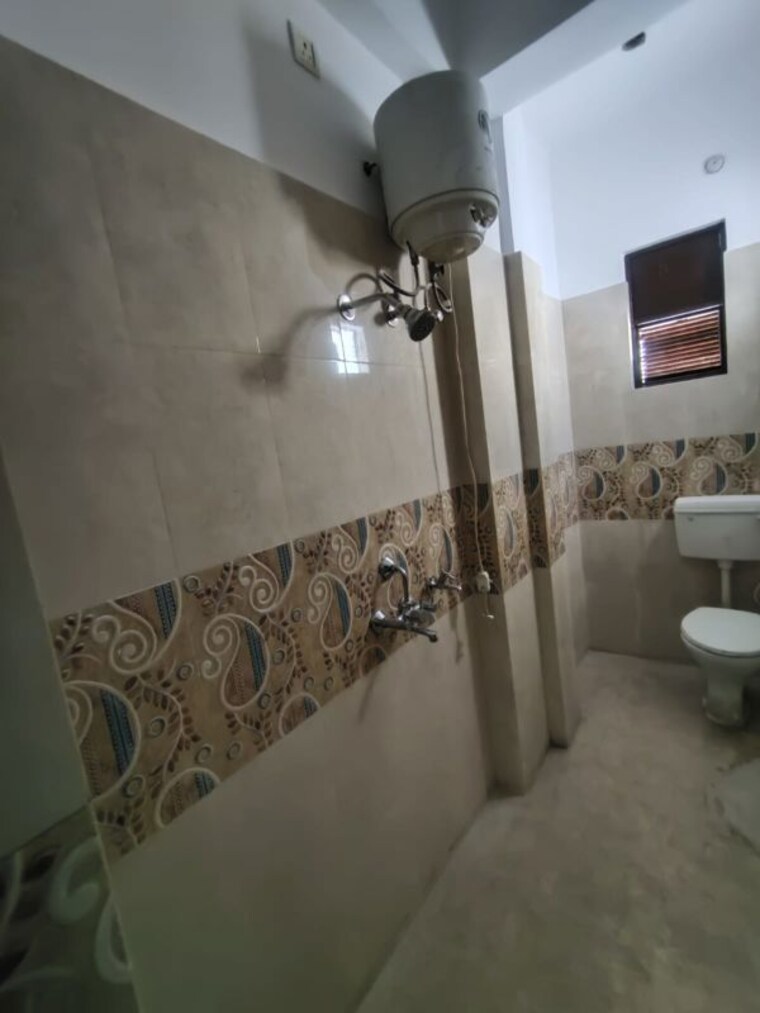 Bathroom, rajendra-apartments-chowk 2 Bedroom 1000 Sq.Ft. Builder Floor In Chowk Lucknow 10161103