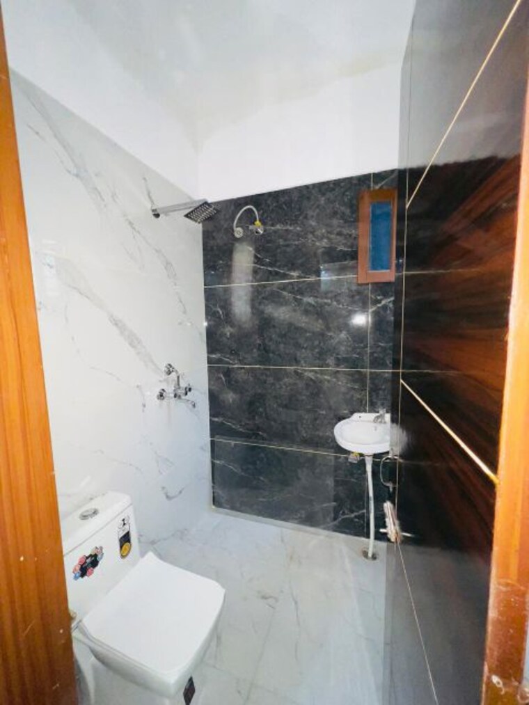 Kitchen, sunshine-enclave 3 Bedroom 1350 Sq.Ft. Builder Floor In Vip Road Zirakpur 10161106