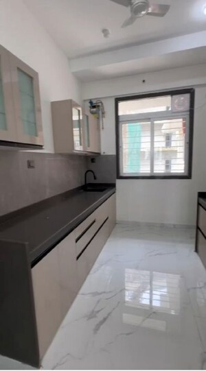 Kitchen in 4 BHK Apartment at Sandu Vasudeo Bhuvan, Chembur – for Rent