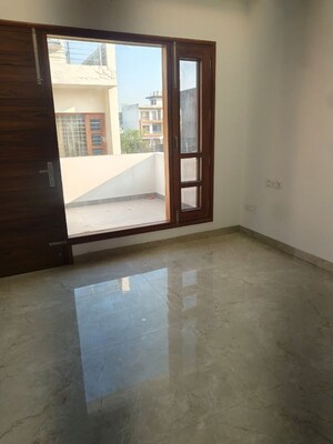 Room in 5 BHK Independent House at Aerocity – for Sale