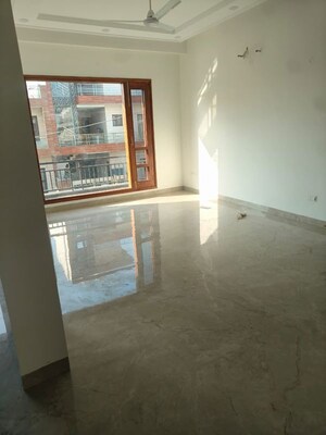 Room in 5 BHK Independent House at Aerocity – for Sale
