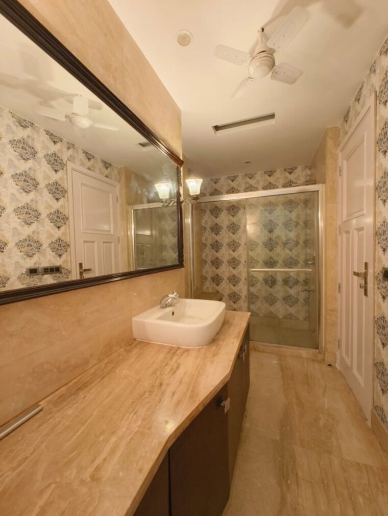 Bathroom, panchsheel enclave 3 Bedroom 265 Sq.Yd. Builder Floor In Panchsheel Enclave Delhi 10161381