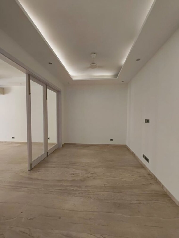 Room, panchsheel enclave 3 Bedroom 265 Sq.Yd. Builder Floor In Panchsheel Enclave Delhi 10161381