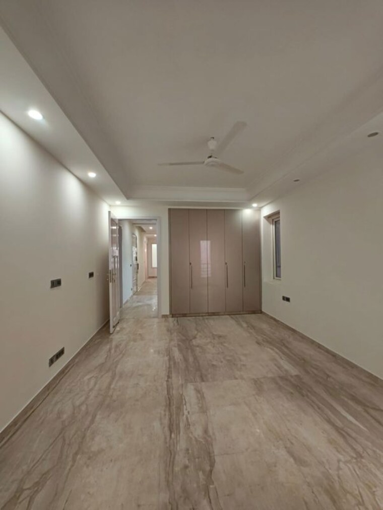 Room, panchsheel enclave 3 Bedroom 265 Sq.Yd. Builder Floor In Panchsheel Enclave Delhi 10161381