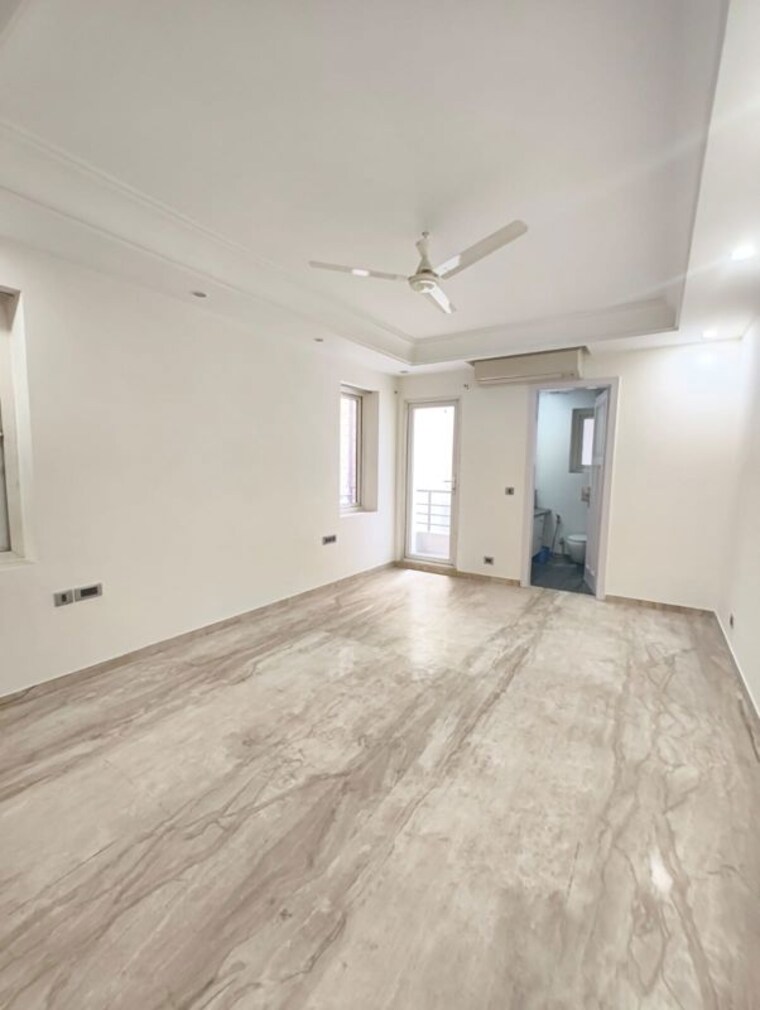 Room, panchsheel enclave 3 Bedroom 265 Sq.Yd. Builder Floor In Panchsheel Enclave Delhi 10161381