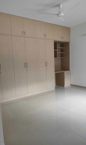 Room in 2.5 BHK Apartment at Mantri Webcity, Hennur – for Rent