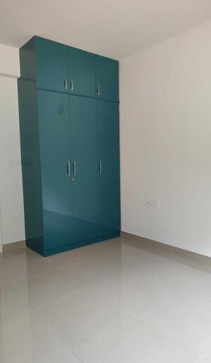 Room in 2.5 BHK Apartment at Mantri Webcity, Hennur – for Rent