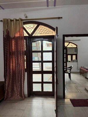Room in 2 BHK Apartment at RWA Residential Society Sector 46, Sector 46 – for Rent