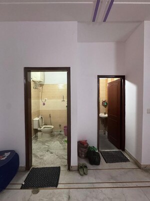 Room in 2 BHK Apartment at RWA Residential Society Sector 46, Sector 46 – for Rent