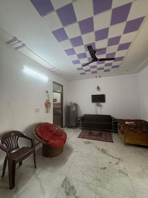 Living Room in 2 BHK Apartment at RWA Residential Society Sector 46, Sector 46 – for Rent
