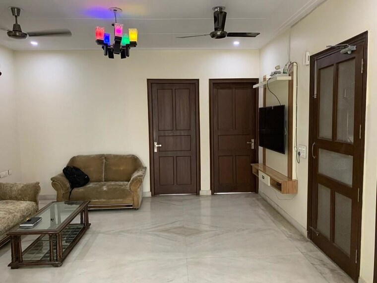 Living Room, rwa-residential-society-sector-46 2 Bedroom 1800 Sq.Ft. Apartment In Sector 46 Gurgaon 10161562