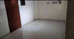Room in  Office Space at Hazratganj – for Rent