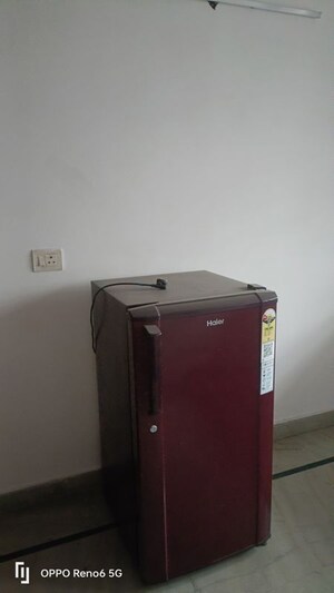 Furnished Amenities in 2.5 BHK Builder Floor at East Of Kailash – for Rent