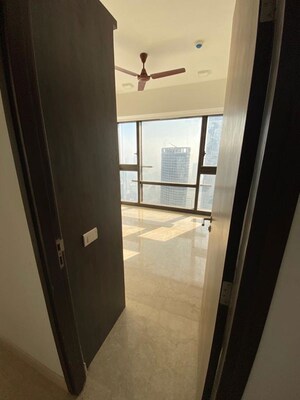 Bathroom in 4 BHK Apartment at Lodha The Park, Worli – for Rent