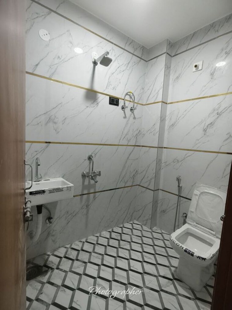 Bathroom, neb sarai 1 Bedroom 450 Sq.Ft. Builder Floor In Neb Sarai Delhi 10161771