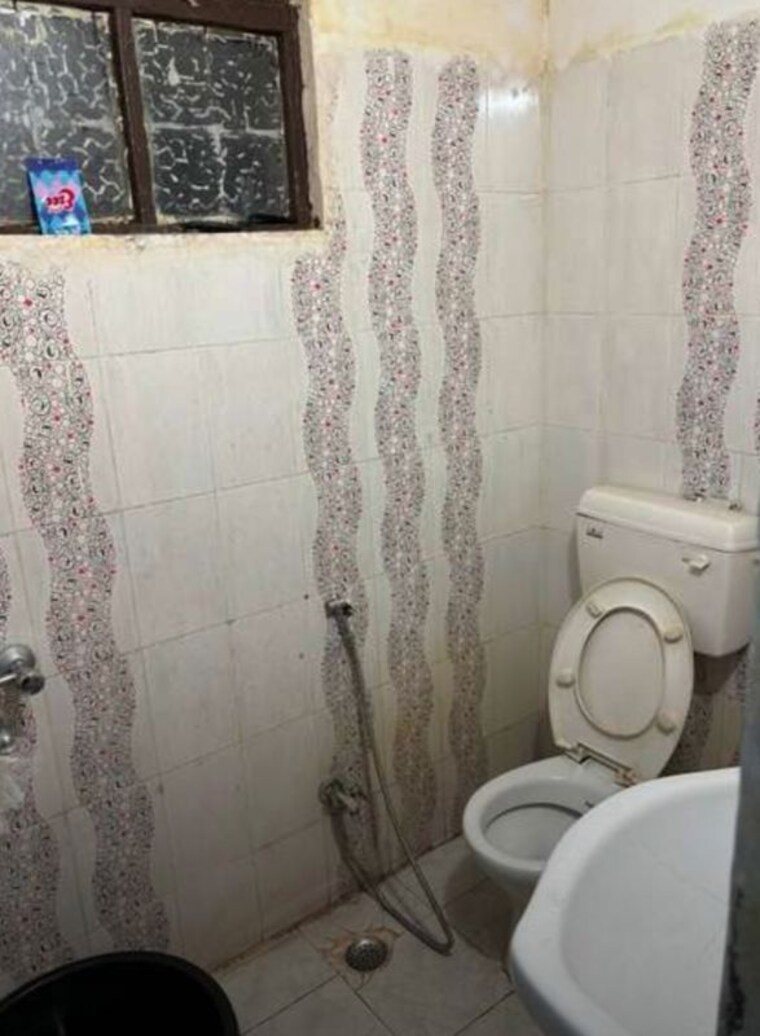 Bathroom, chinhat 2 Bedroom 900 Sq.Ft. Apartment In Chinhat Lucknow 10161843