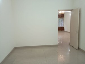 Room in 3 BHK Apartment at Vasant Kunj – for Rent