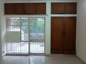 Room in 3 BHK Apartment at Vasant Kunj – for Rent