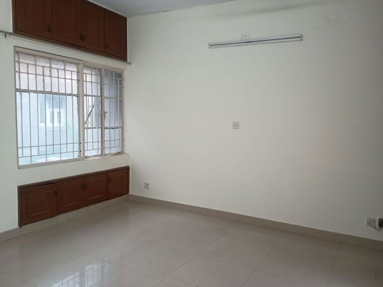 Room, vasant kunj 3 Bedroom 1800 Sq.Ft. Apartment In Vasant Kunj Delhi 10161773