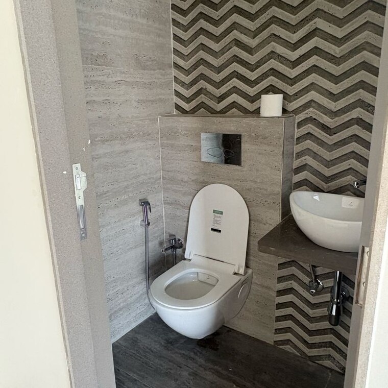 Bathroom, vs-royale-22 2 Bedroom 570 Sq.Ft. Apartment In Vikhroli East Mumbai 10161969