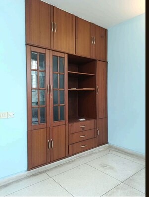 Room in 3 BHK Builder Floor at Unitech Residency Greens, Sector 46 – for Rent