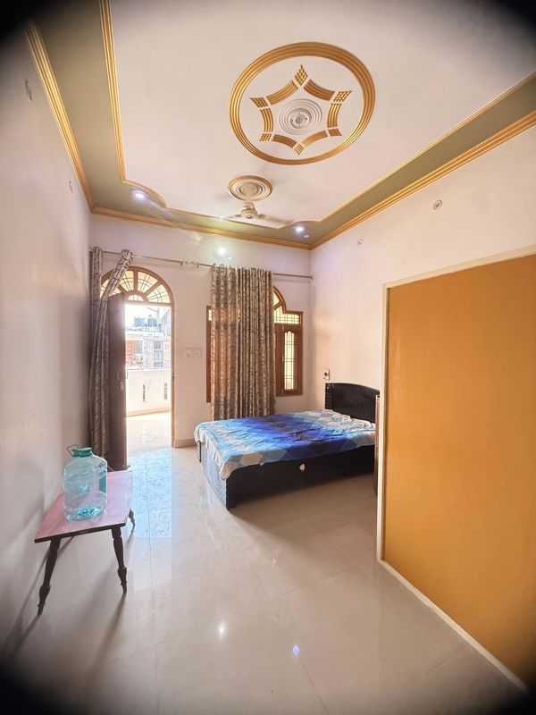 Pg For Rent in Vineet Khand