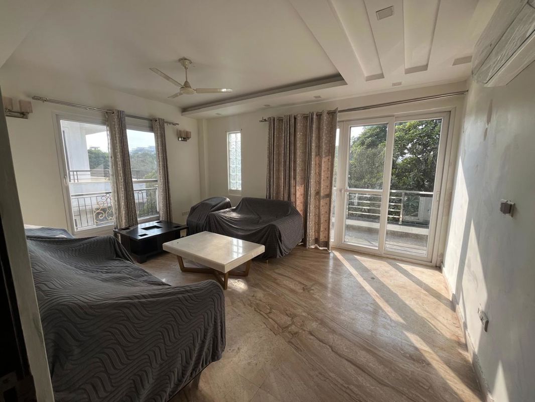 4 BHK + Pooja Room,Servant Room,Study Room Builder Floor For Rent in South City 2