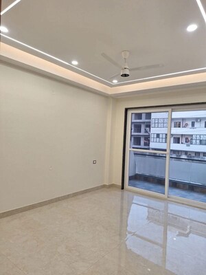 Room in 2 BHK Apartment at Saket – for Rent