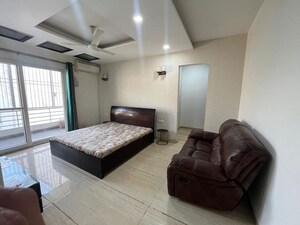 Living Room in 4 BHK Builder Floor at South City 2 – for Rent