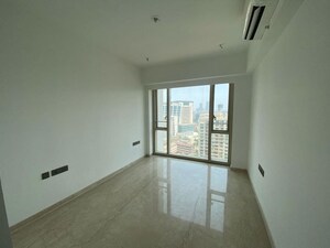 Room in 3 BHK Apartment at Lodha The Park, Worli – for Rent