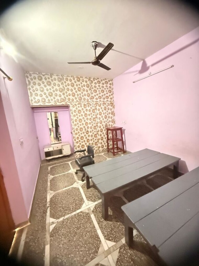 Room, gomti nagar Pg For Girls In Gomti Nagar 10162541
