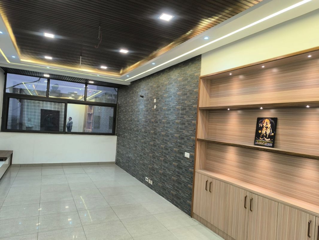 6 BHK + Pooja Room,Servant Room,Study Room,Extra Room Independent House For Sale in Sector 8