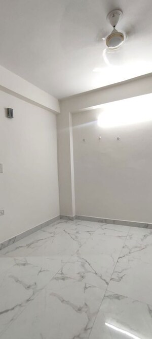 Room in 1 BHK Builder Floor at Saket – for Rent