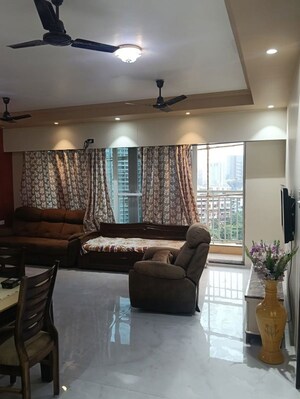 Living Room in 4 BHK Apartment at Kharghar – for Rent
