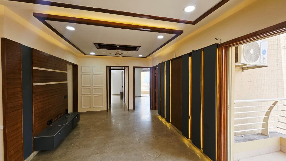 6 BHK + Pooja Room,Servant Room,Study Room,Extra Room Independent House For Sale in Sector 9