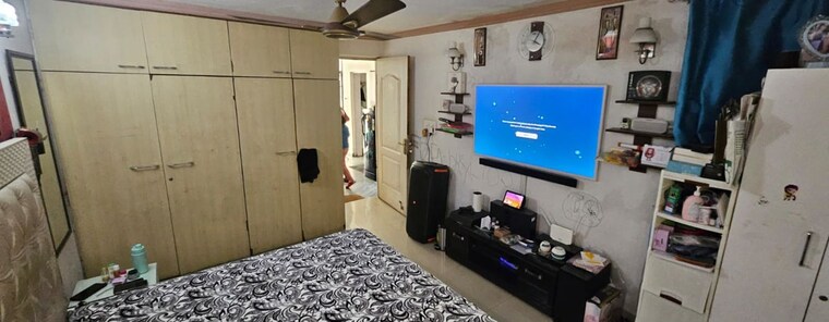 Bedroom, east of kailash 3 Bedroom 150 Sq.Yd. Builder Floor In East Of Kailash Delhi 10162622