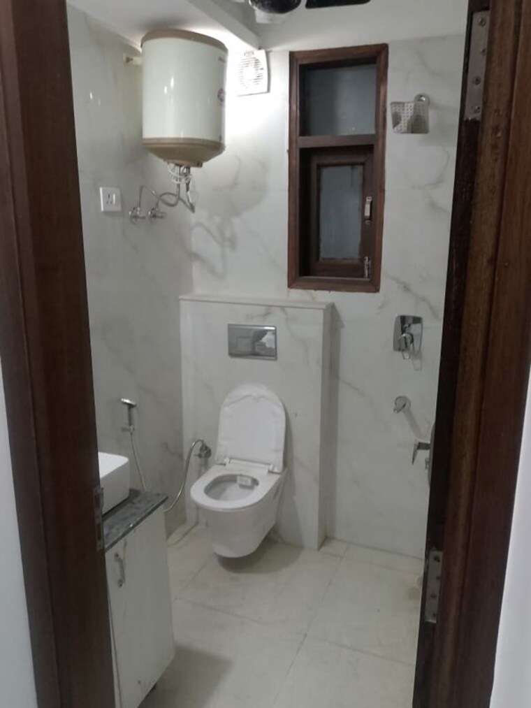 Bathroom, saket 3 Bedroom 1800 Sq.Ft. Builder Floor In Saket Delhi 10162649