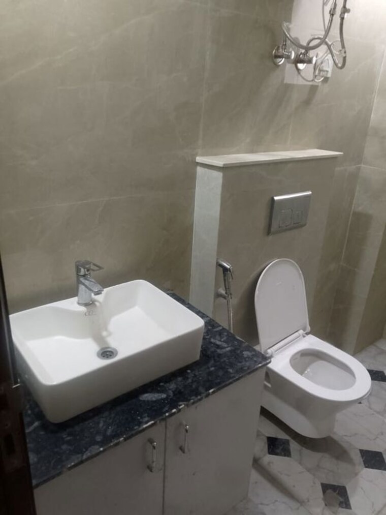 Bathroom, saket 3 Bedroom 1800 Sq.Ft. Builder Floor In Saket Delhi 10162649
