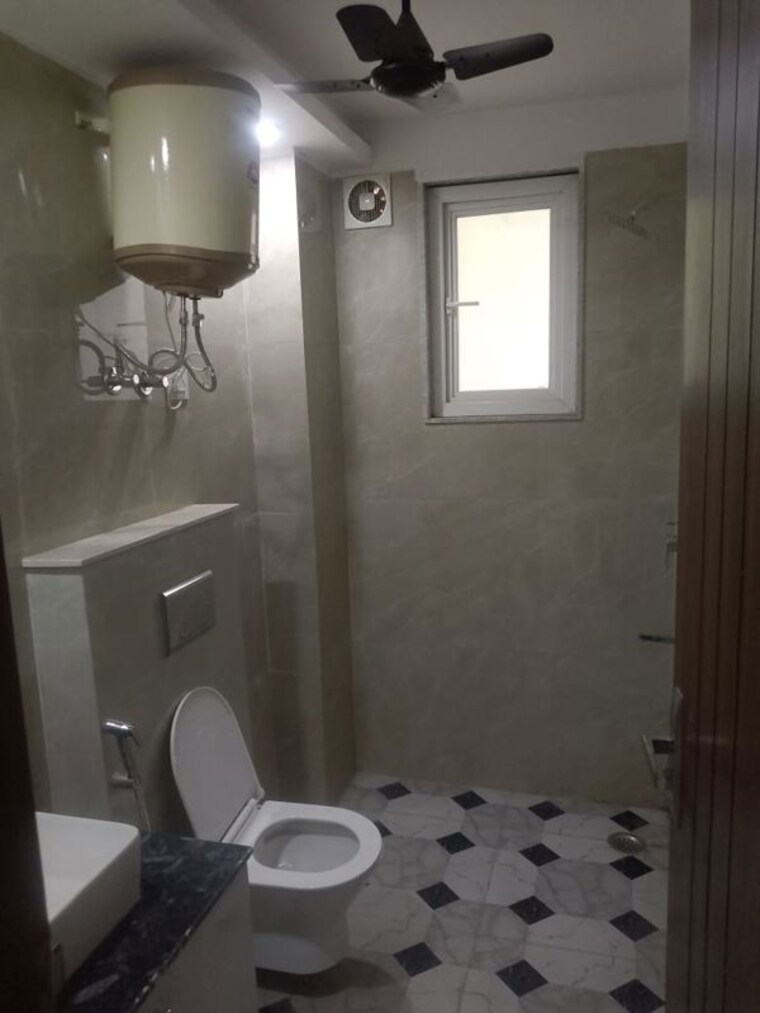 Bathroom, saket 3 Bedroom 1800 Sq.Ft. Builder Floor In Saket Delhi 10162649