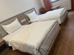 Bedroom in  Pg at Dlf Cyber City – for Rent